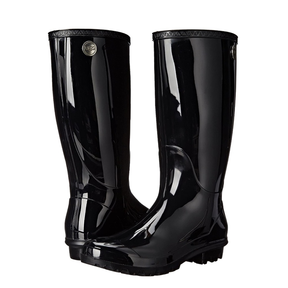 UGG Shaye Boots